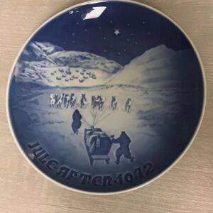 Vintage 1972 Royal Copenhagen Christmas In Greenland plate